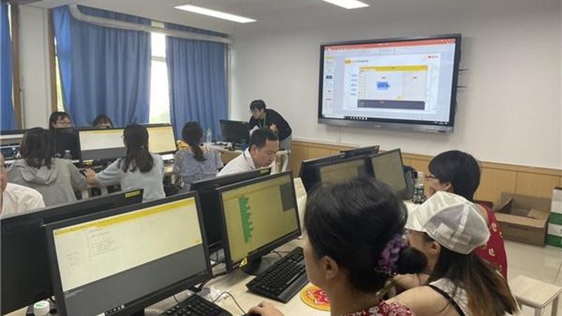 心理咨询师培训代理加盟：如何规避风险，选择合适标准**