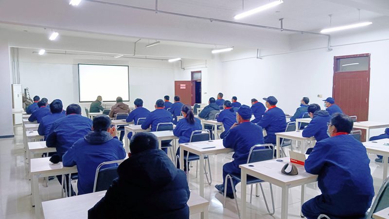 注册消防工程师培训费用主要由以下几个方面构成：